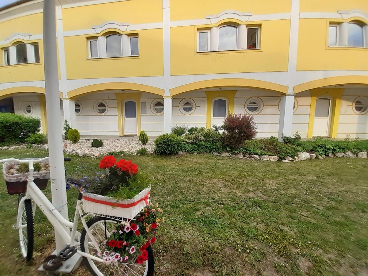 Thermal Garden Mosonmagyaróvár Εξωτερικό φωτογραφία